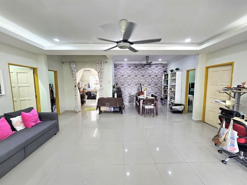 Semi-Detached House for Sale in Taman Salak Jaya (Salak South) - Fauzan bin Sahrom - PropertyGuru.com.my