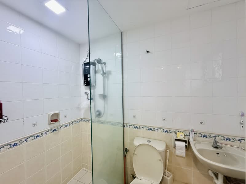 Townhouse for Sale in Taman Lagenda Mas (Cheras) - Edward Ooi - Bathroom - PropertyGuru.com.my