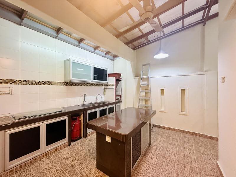 Townhouse for Sale in Bandar Damai Perdana (Cheras) - Edward Ooi - Kitchen - PropertyGuru.com.my