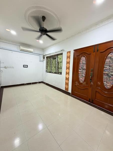 Rumah Teres 1-Tingkat untuk Dijual di Sikamat (Negeri Sembilan) - Khairul Idzwan - Living Room - PropertyGuru.com.my