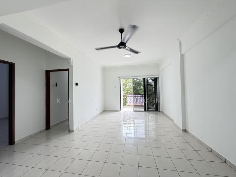 Apartment for Sale at Vistana Mahkota - Kaeryn Wong - Living Room - PropertyGuru.com.my