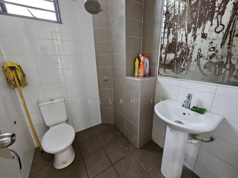 Condominium for Rent at Alam Desa @ Park Village - Gudrotullah Ikhwan - Bathroom - PropertyGuru.com.my