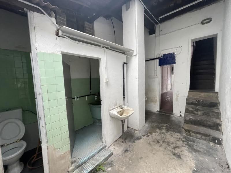 Kedai untuk Disewa di George Town (Penang) - Daniel Phang - Bathroom - PropertyGuru.com.my