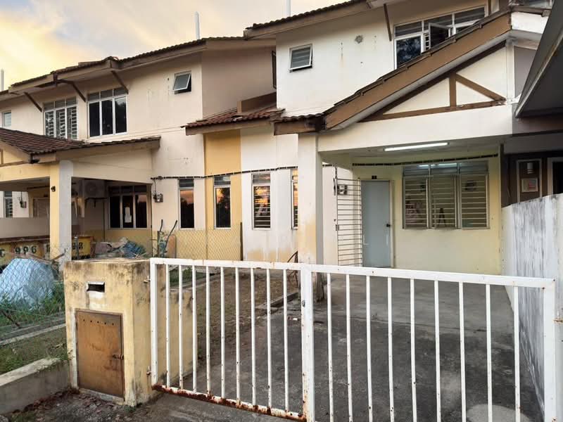 2-storey Terraced House for Sale in Bandar Saujana Putra (Tanjong Duabelas) - Aida Ramli - Exterior - PropertyGuru.com.my