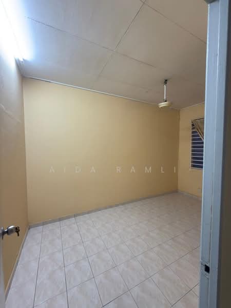 2-storey Terraced House for Sale in Bandar Saujana Putra (Tanjong Duabelas) - Aida Ramli - Interior - PropertyGuru.com.my