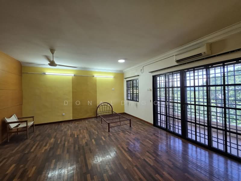2.5-storey Terraced House for Sale in Meru Valley (Ipoh) - Donald Goh - Living Room - PropertyGuru.com.my