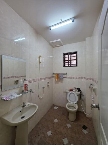 2.5-storey Terraced House for Sale in Meru Valley (Ipoh) - Donald Goh - Bathroom - PropertyGuru.com.my