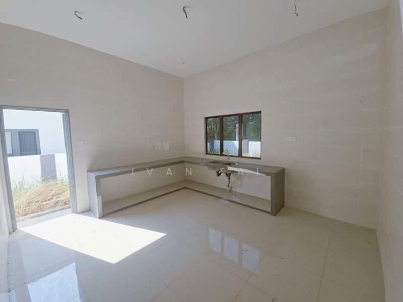 Bungalow House for Sale in Taman Bunga Raya (Kuala Kangsar) - Ivan Tai - Kitchen - PropertyGuru.com.my