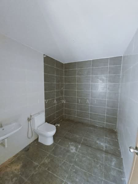 Bungalow House for Sale in Taman Bunga Raya (Kuala Kangsar) - Ivan Tai - Bathroom - PropertyGuru.com.my