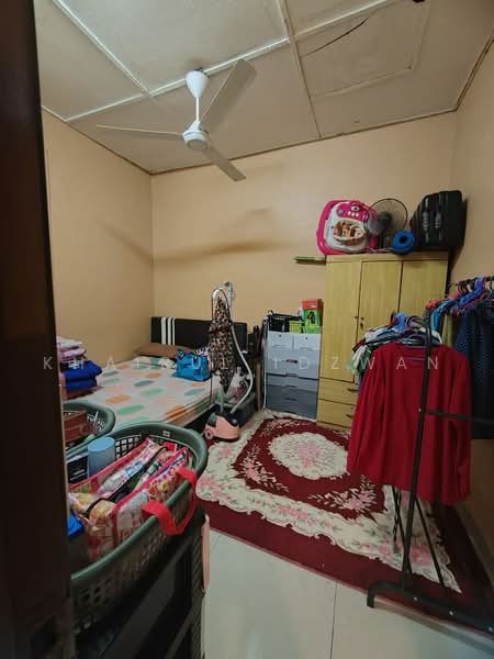 Terraced House for Sale in Taman Desa Rhu (Sikamat) - Khairul Idzwan - Bedroom - PropertyGuru.com.my