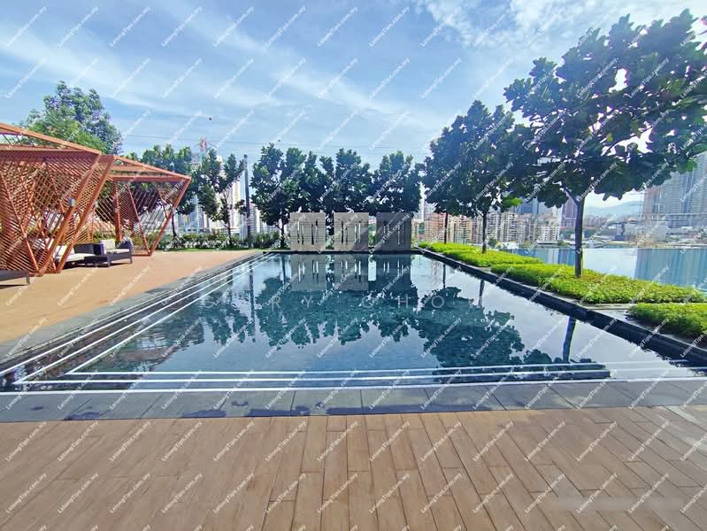 Kediaman Servis untuk Dijual di M Vertica - Gary Chow - Pool - PropertyGuru.com.my