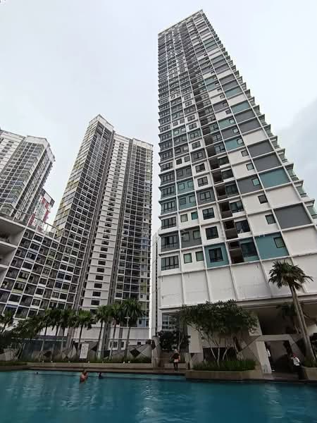 Kediaman Servis untuk Dijual di i-SOHO @ i-City - Hector Cheah - Exterior - PropertyGuru.com.my
