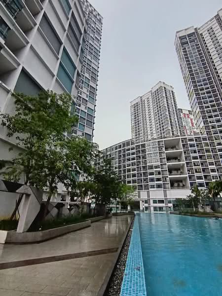 Kediaman Servis untuk Dijual di i-SOHO @ i-City - Hector Cheah - Exterior - PropertyGuru.com.my