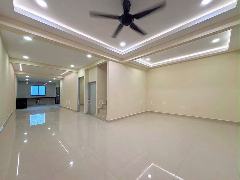 Rumah Teres 2-Tingkat untuk Dijual di Taman Anggerik (Johor Bahru) - Nicole Pua - Living Room - PropertyGuru.com.my