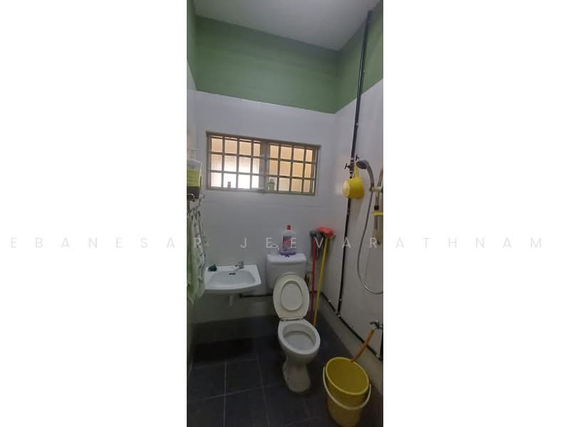 1-storey Terraced House for Sale in Seremban (Negeri Sembilan) - Ebanesar Jeevarathnam - Bathroom - PropertyGuru.com.my