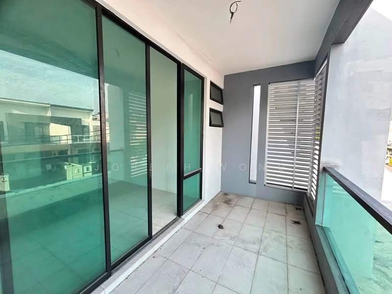 Rumah Teres 2-Tingkat untuk Dijual di Tambun (Perak) - Joseph Wong - Balcony - PropertyGuru.com.my