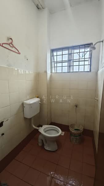 2-storey Terraced House for Sale in Seremban (Negeri Sembilan) - Khairul Idzwan - Bathroom - PropertyGuru.com.my