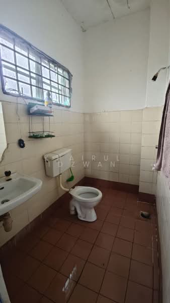 2-storey Terraced House for Sale in Seremban (Negeri Sembilan) - Khairul Idzwan - Bathroom - PropertyGuru.com.my