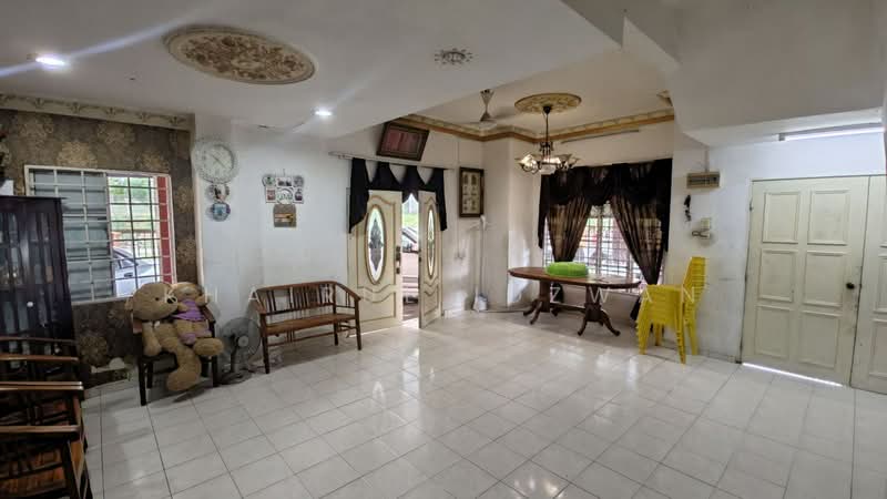 2-storey Terraced House for Sale in Seremban (Negeri Sembilan) - Khairul Idzwan - Living Room - PropertyGuru.com.my