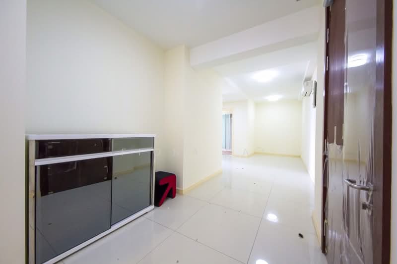 Condominium for Rent at Elita @ The Straits View Condominium - Fiona Lai - Corridor - PropertyGuru.com.my