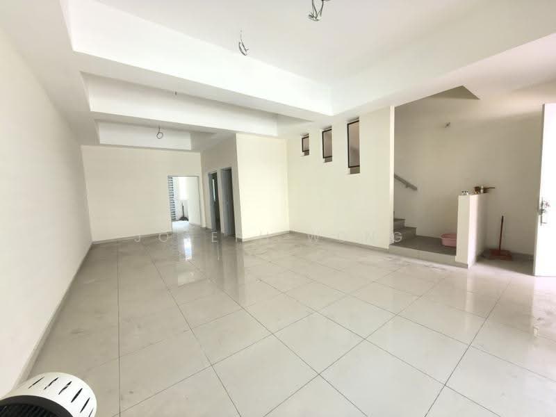 Rumah Teres 2-Tingkat untuk Dijual di Bandar Baru Sri Klebang (Chemor) - Joseph Wong - Living Room - PropertyGuru.com.my