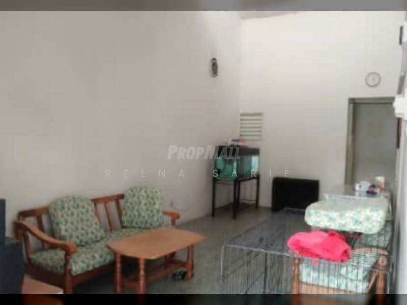 1-storey Terraced House for Sale in Kelana Jaya (Petaling Jaya) - Reena Sarif - Living Room - PropertyGuru.com.my