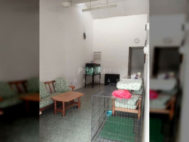 1-storey Terraced House for Sale in Kelana Jaya (Petaling Jaya) - Reena Sarif - Living Room - PropertyGuru.com.my