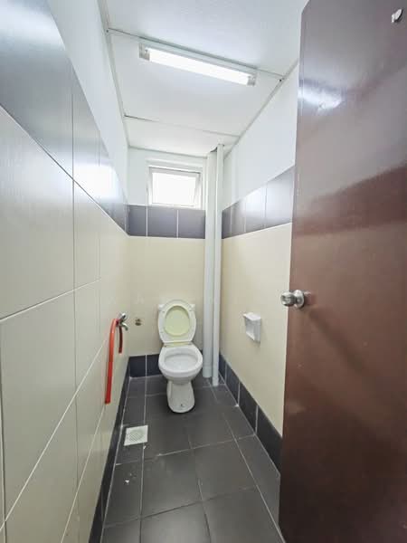 Shop / Office untuk Dijual di Taman Mount Austin (Tebrau) - Wan Ning - Bathroom - PropertyGuru.com.my