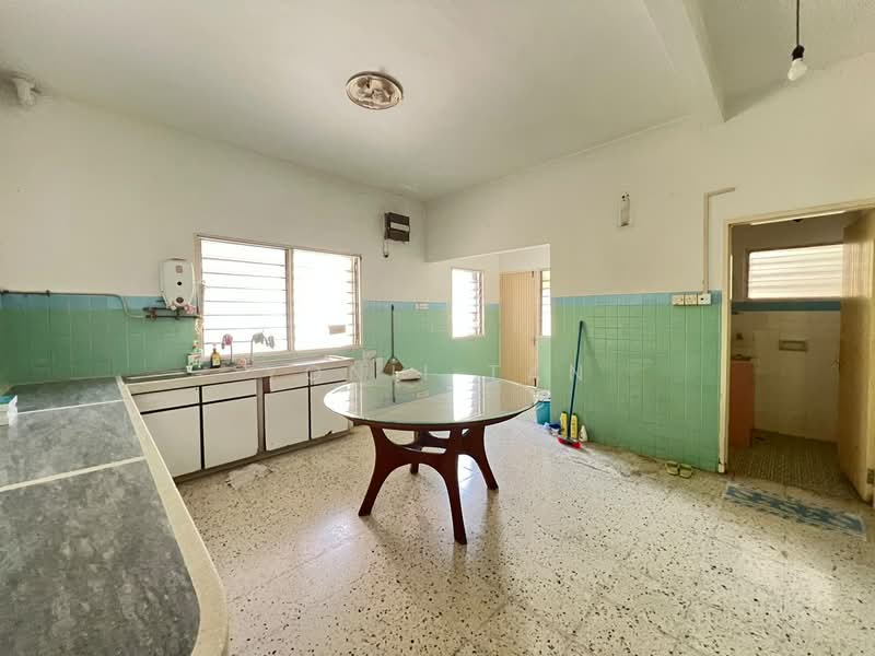 Semi-Detached House for Sale in Jelutong (Penang) - Yonii Tan - Kitchen - PropertyGuru.com.my