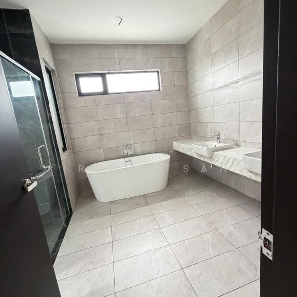 Bungalow House for Sale in Telok Panglima Garang (Selangor) - Miriam Tsang - Bathroom - PropertyGuru.com.my