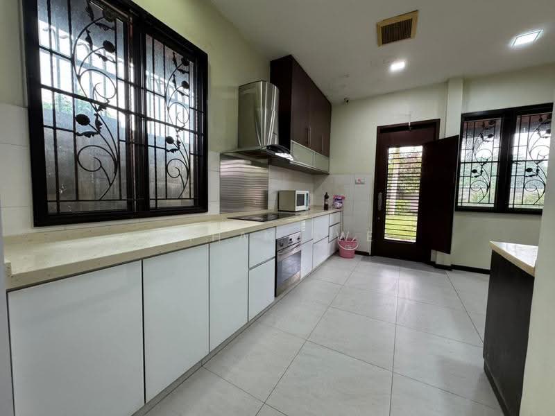 2-storey Terraced House for Sale in Bukit Rahman Putra (Sungai Buloh) - Ethan Swe - Kitchen - PropertyGuru.com.my