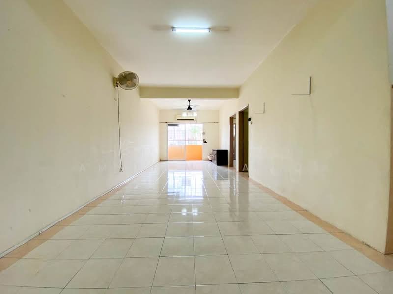 Pangsapuri untuk Disewa di Bayu Villa - Ameer Mujahid - Living Room - PropertyGuru.com.my