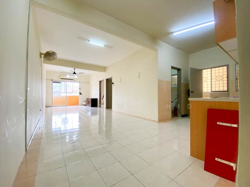 Pangsapuri untuk Disewa di Bayu Villa - Ameer Mujahid - Living Room - PropertyGuru.com.my