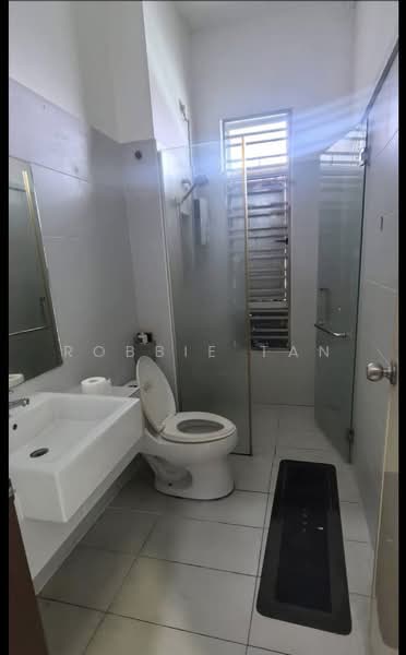 Rumah Teres 2-Tingkat untuk Disewa di Taman Mount Austin (Tebrau) - Robbie Tan - Bathroom - PropertyGuru.com.my