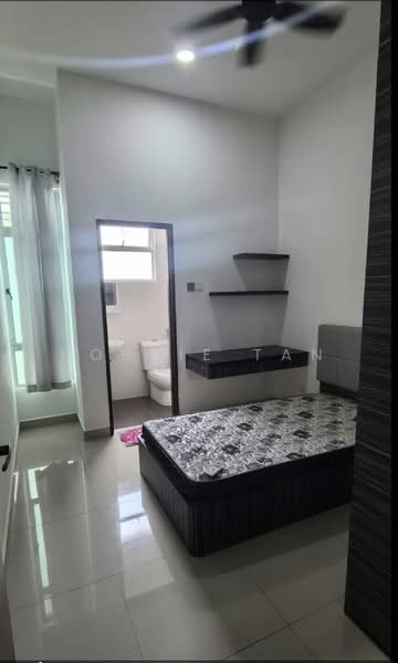 Rumah Teres 2-Tingkat untuk Disewa di Taman Mount Austin (Tebrau) - Robbie Tan - Bedroom - PropertyGuru.com.my