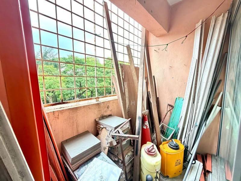 Pangsapuri untuk Dijual di Taman Putra Perdana - Nana Cheah - Balcony - PropertyGuru.com.my
