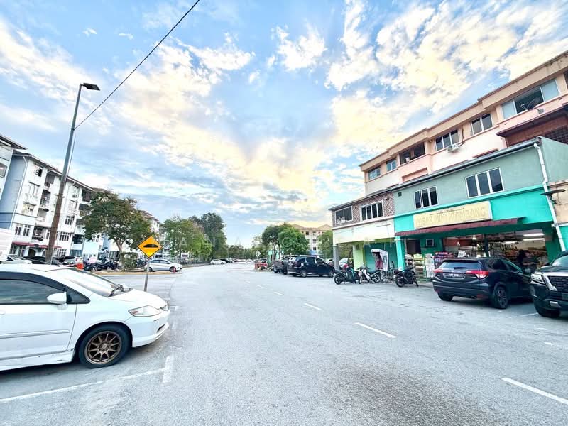 Pangsapuri untuk Dijual di Taman Putra Perdana - Nana Cheah - Exterior - PropertyGuru.com.my