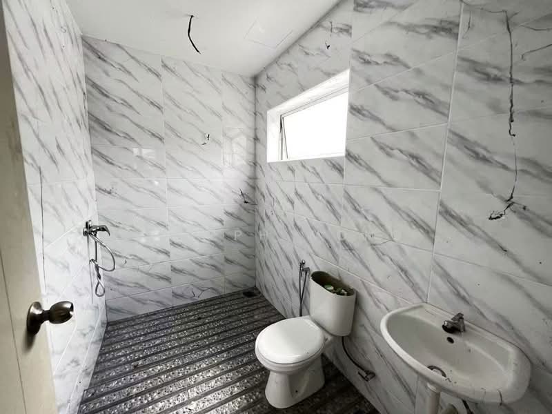 Semi-Detached House for Sale in Bercham (Ipoh) - Joseph Wong - Bathroom - PropertyGuru.com.my