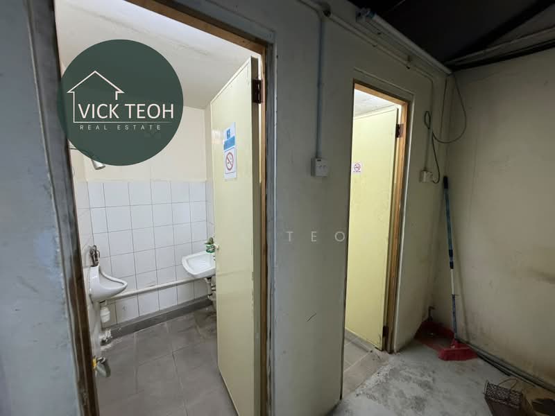 Shop / Office untuk Disewa di George Town (Penang) - Vick Teoh - Bathroom - PropertyGuru.com.my