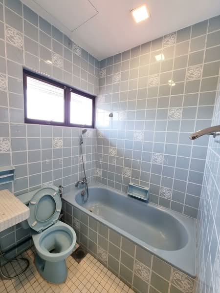 Bungalow House untuk Disewa di Taman Duta (Bukit Tunku (Kenny Hills)) - Esther Tan - Bathroom - PropertyGuru.com.my