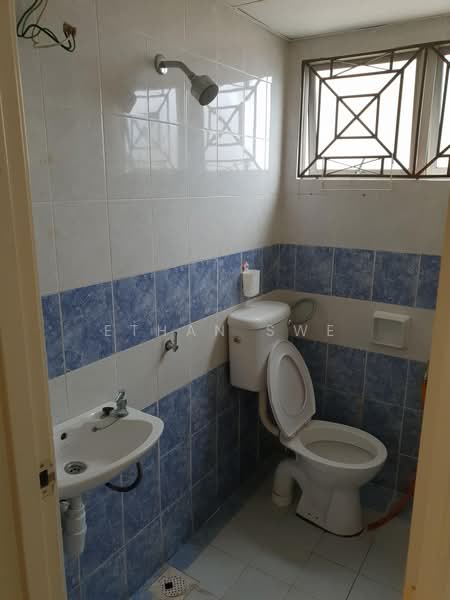 Pangsapuri untuk Disewa di Pelangi Damansara - Ethan Swe - Bathroom - PropertyGuru.com.my