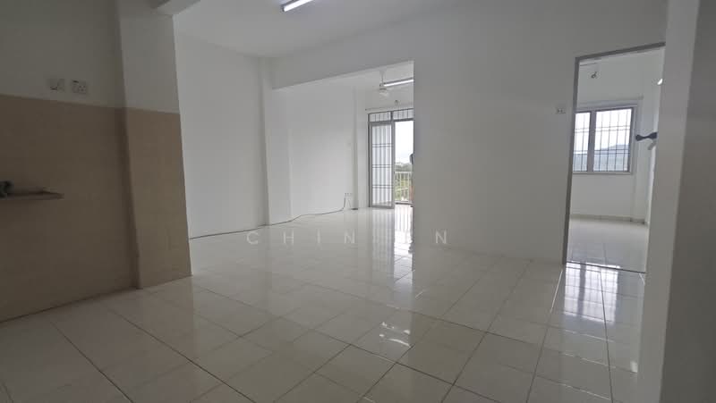 Pangsapuri untuk Dijual di Kiara Apartment - CHIN FN - Living Room - PropertyGuru.com.my