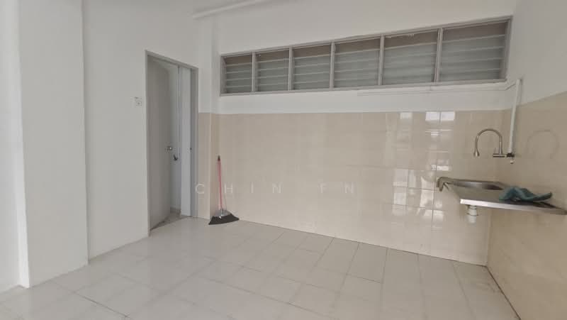 Pangsapuri untuk Dijual di Kiara Apartment - CHIN FN - Kitchen - PropertyGuru.com.my