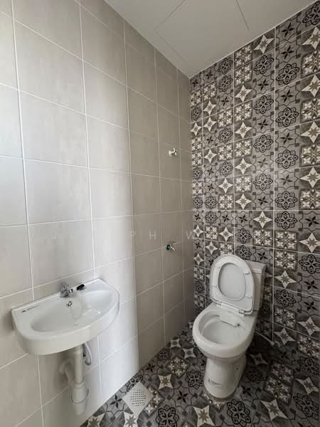 Shop for Rent in Panorama Lapangan Perdana (Ipoh) - Joseph Wong - Bathroom - PropertyGuru.com.my