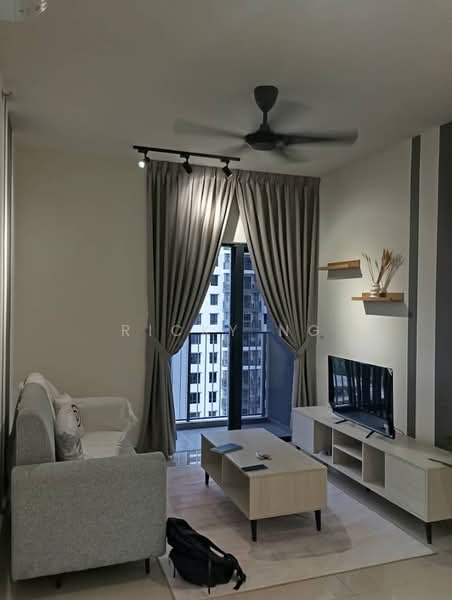 Kediaman Servis untuk Disewa di M Luna - Ricky Ng - Living Room - PropertyGuru.com.my