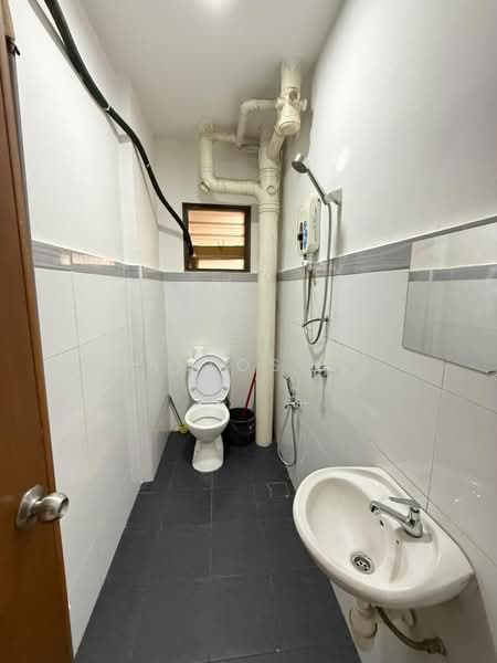 Pangsapuri untuk Disewa di Vista Lavender - Carlos Ng - Bathroom - PropertyGuru.com.my