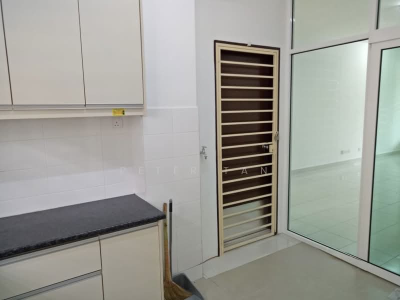 Rumah Teres 2-Tingkat untuk Disewa di Setia Ecohill (Semenyih) - Peter Tan - Kitchen - PropertyGuru.com.my