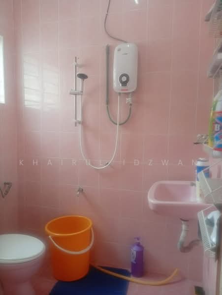 Rumah Teres untuk Dijual di Bandar Baru Senawang (Senawang) - Khairul Idzwan - Bathroom - PropertyGuru.com.my