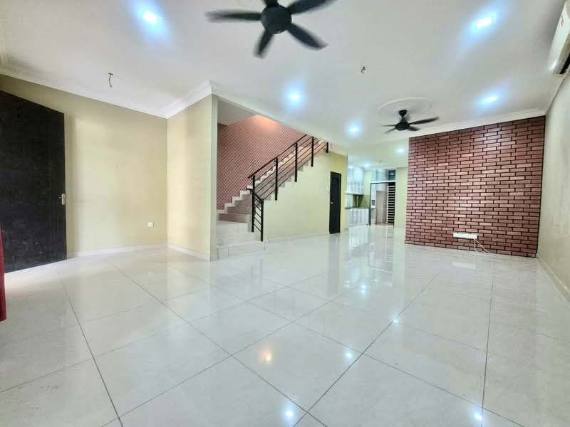 Rumah Teres 2-Tingkat untuk Dijual di Kajang (Selangor) - Sue Arifin - Living Room - PropertyGuru.com.my