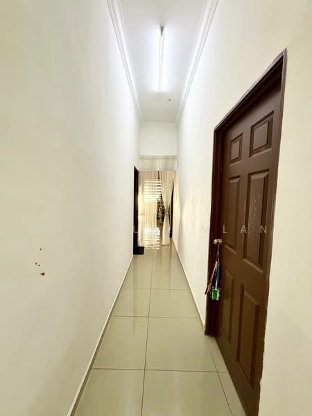 Rumah Kluster untuk Dijual di Muar (Johor) - Fakhrul Imlan - Corridor - PropertyGuru.com.my